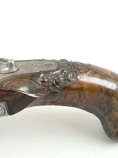 Important pistolet double à silex, aux armes...