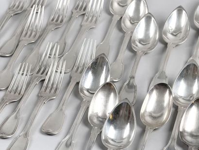 Réunion de couverts dépareillés en argent...