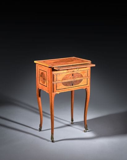 Writing desk in cherry wood with walnut burl...