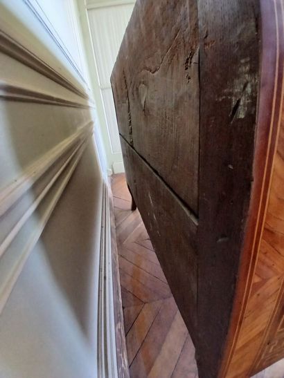 Center-recessed veneered wood chest of drawers...