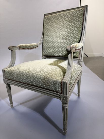 Pair of molded and painted beechwood armchairs...