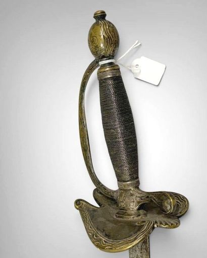 Épée de garde du corps du Roi. 
Fusée entièrement...