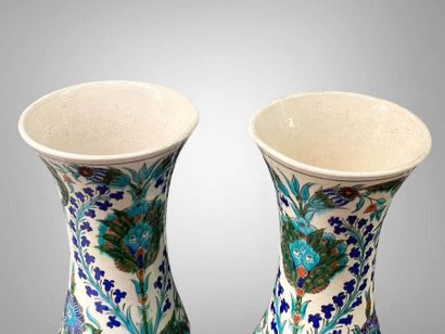 Théodore DECK (1823-1891) 
Deux vases en...