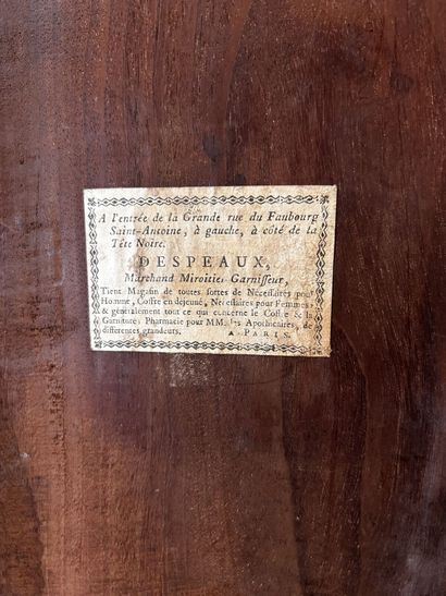 Nécessaire de toilette de voyage en acajou...