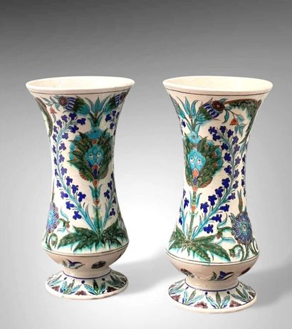 Théodore DECK (1823-1891) 
Deux vases en...