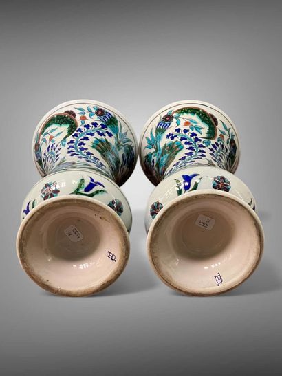 Théodore DECK (1823-1891) 
Deux vases en...