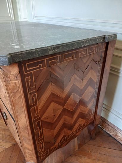 Center-recessed veneered wood chest of drawers...
