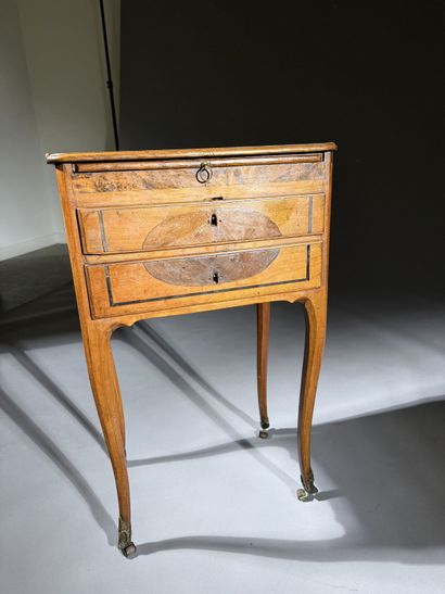 Writing desk in cherry wood with walnut burl...