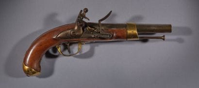 Pistolet à silex modèle an XIII. 
Canon rond,...
