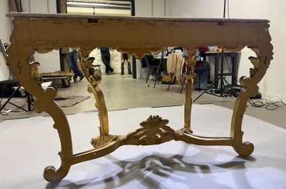Carved and gilded wooden console table, resting...
