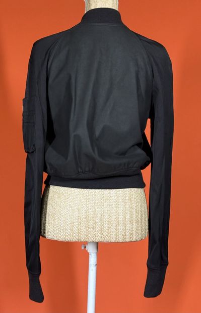 RICK OWENS 
Blouson en cuir agneau noir,...