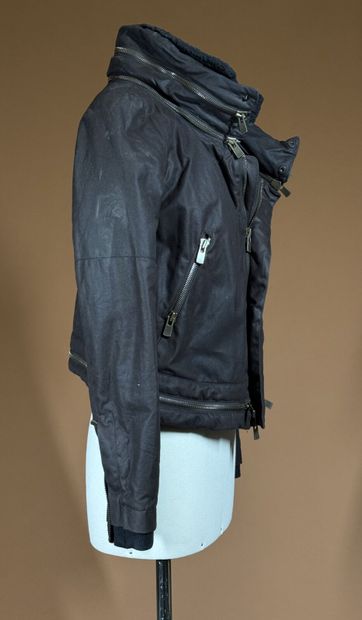 GIVENCHY 
Blouson en toile enduite marron...