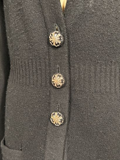 CHANEL, Automne 2007
Long cardigan en cachemire...