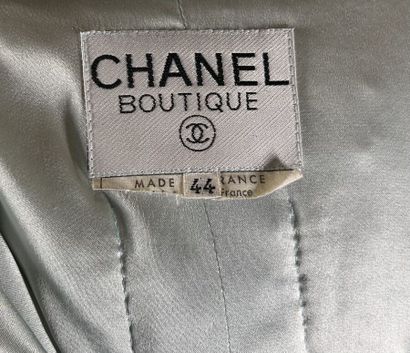 CHANEL Boutique 
Tailleur en tweed rayé rose/vert...