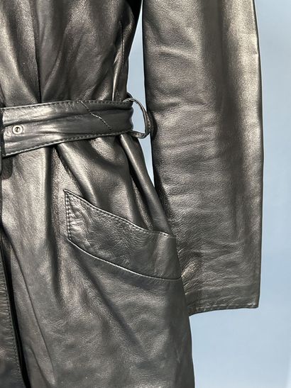 HERMÈS SPORT
Robe façon trench mi-longue...