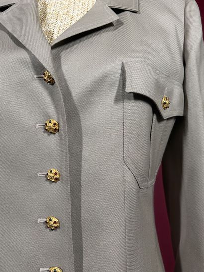 CHANEL BOUTIQUE, automne 1996
Robe manteau...