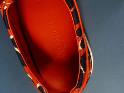 LOUIS VUITTON
Paire de baskets basse sans...
