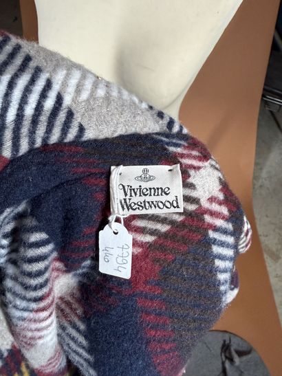 VIVIENNE WESTWOOD
Poncho à capuche à bords...