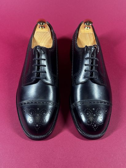 J. M. WESTON 
Paire de derby homme à lacets...