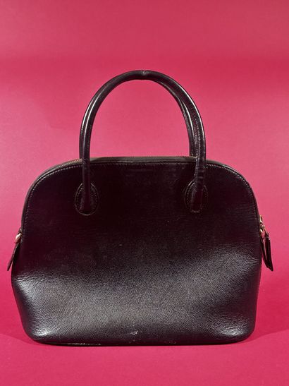 CÉLINE
Sac en cuir grainé noir, fermeture...