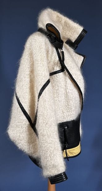 BARBARA BUI, défilé Hiver 2011 
Blouson en...