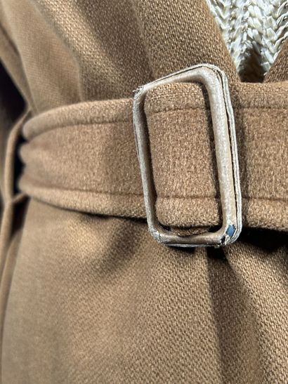 HERMÈS Paris
Veste en cachemire camel façon...
