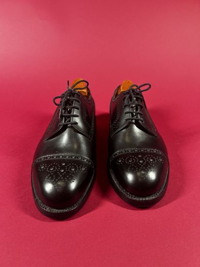 J. M. WESTON 
Paire de derby homme à lacets...