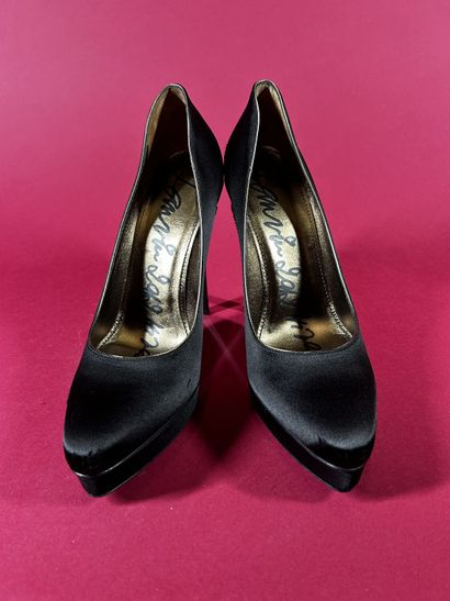 LANVIN par Alber ELBAZ, 2012
Paire d'escarpins...