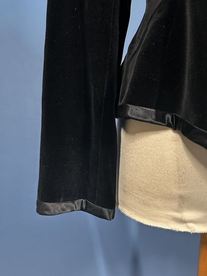 SAINT LAURENT RIVE GAUCHE 
Veste du soir...