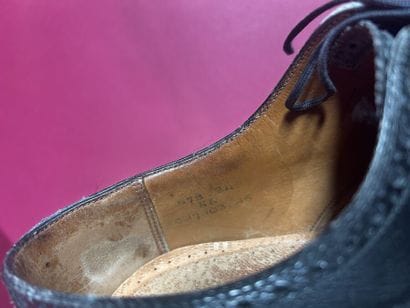 J. M. WESTON 
Deux paires de derby homme...