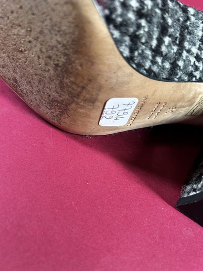 DOLCE & GABBANA
Paire d'escarpins en tweed...
