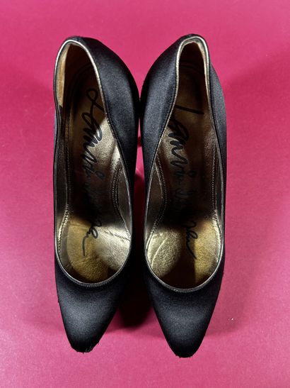 LANVIN par Alber ELBAZ, 2012
Paire d'escarpins...