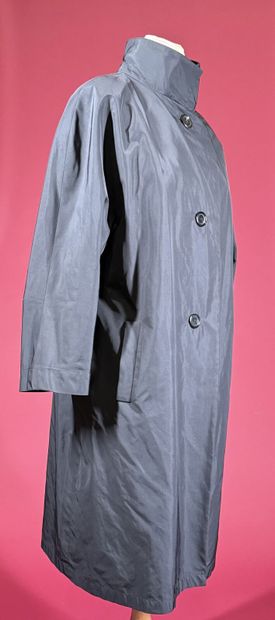 YVES SAINT LAURENT
Imperméable en polyester...