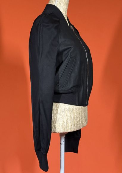 RICK OWENS 
Blouson en cuir agneau noir,...