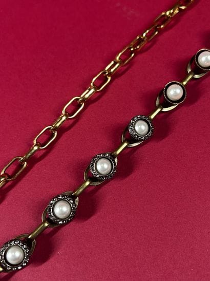 LANVIN 
Sautoir à deux types de chaînes rassemblées...