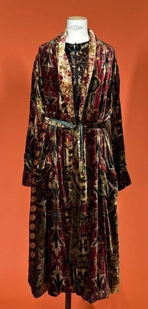 ETRO
Robe longue en velours imprimé de rayure...