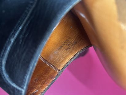 J. M. WESTON 
Paire de derby golf en cuir...