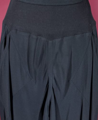 RICK OWENS 
Ensemble composé d'un top côtelé...