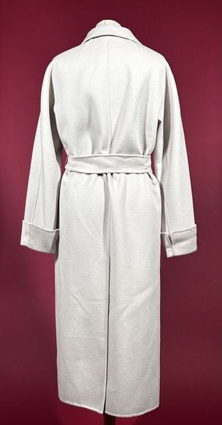 'S MAX MARA
Manteau en laine et angora crème...