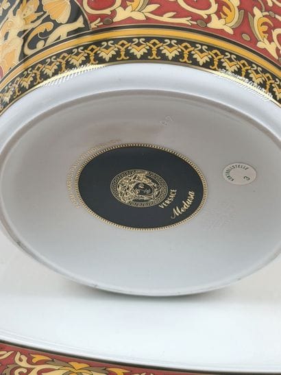 VERSACE - Medusa
Partie de service en porcelaine...