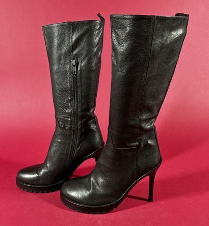 ANN DEMEULEMEESTER
Bottes en cuir noir, bout...