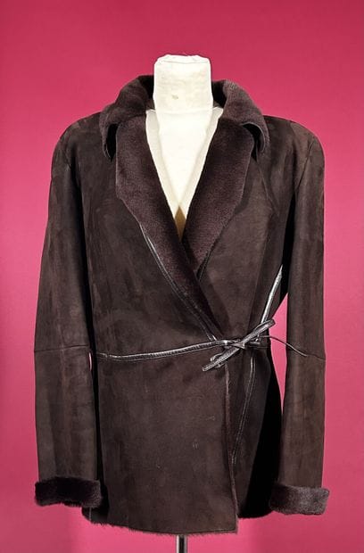 WEEK END MAX MARA
Veste en peau lainée marron,...