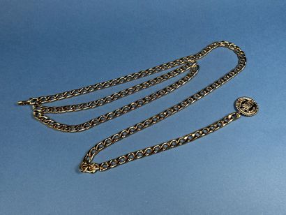 CHANEL
Ceinture chaîne en métal doré à trois...