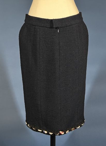 CHANEL boutique
Tailleur en tweed marine...