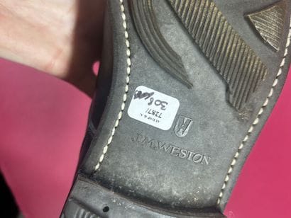 J. M. WESTON 
Paire de derby golf en cuir...