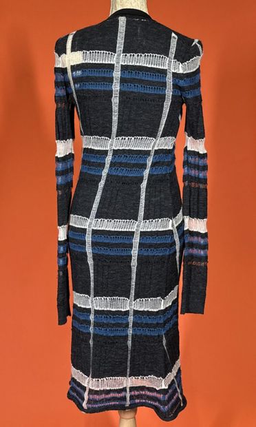 LOUIS VUITTON 
Robe longue pull en mailles...