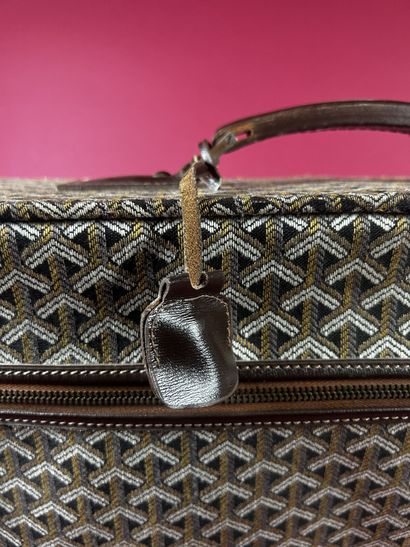 GOYARD 
Valise porte-habit pliable chiffrée...