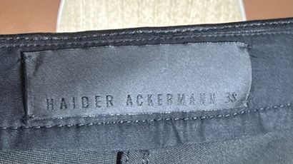 HAIDER ACKERMANN
Ensemble en velours frappé,...