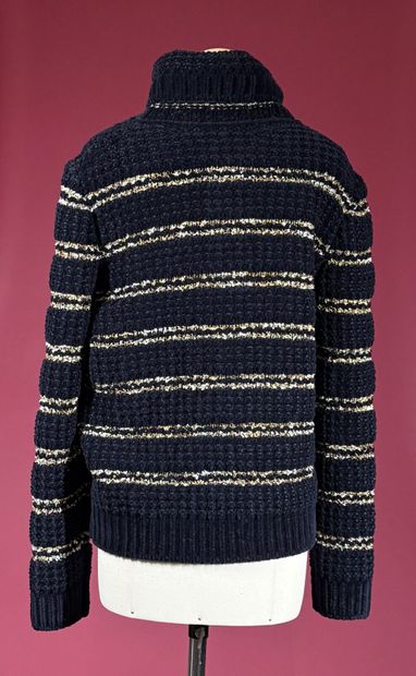 CHANEL 
Pull en lainage velours chenillé...