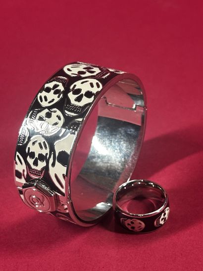 ALEXANDER McQUEEN 
Bracelet manchette s'ouvrant...